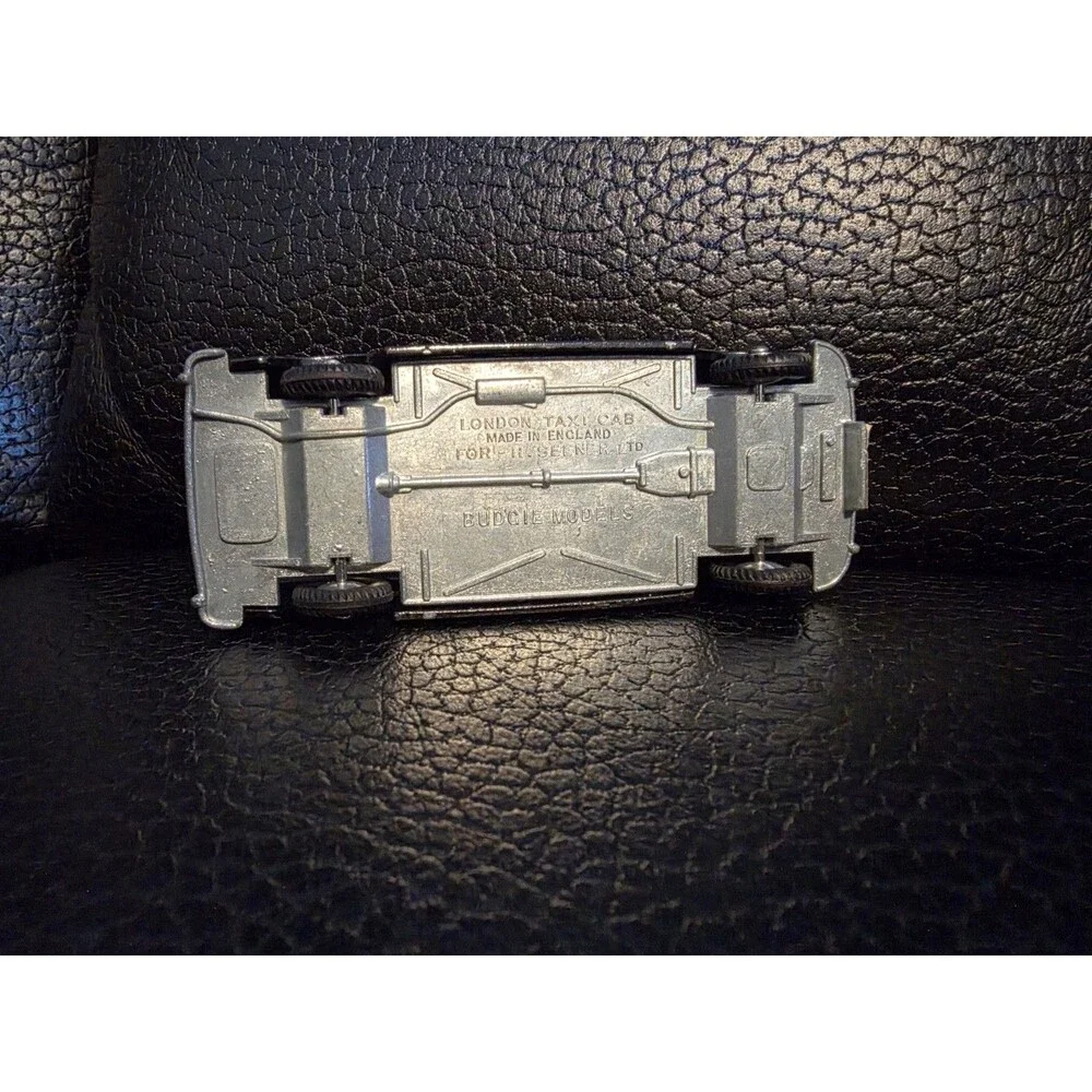 London Taxi Cab Budgie Models Diecast w/ Box Made In England & Double Decker Bus